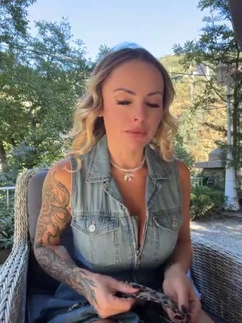 EmaSalis Stripchat Live
